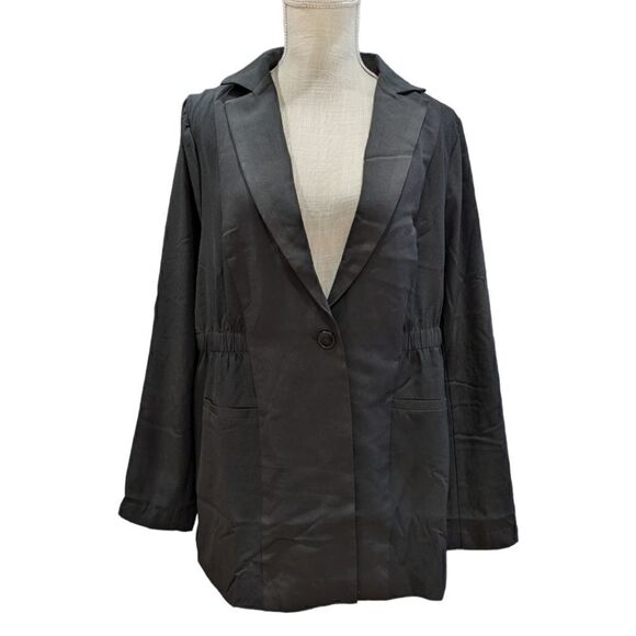 NWT Torrid Studio LS Crepe Black Cinched Waist Single Button Blazer 1X 14-16 - Picture 6 of 16